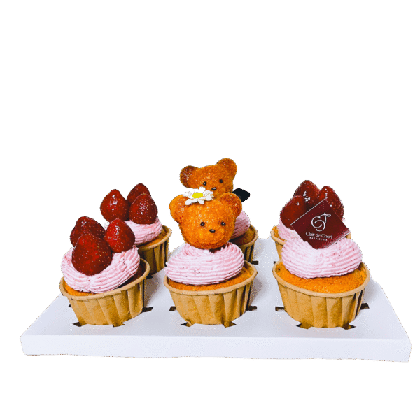Straw-Bear-ry Cupcake